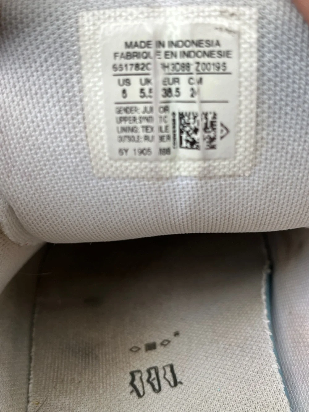 Converse Junior's Chuck Taylor Street Ox Leather Sneaker White EU 38.5